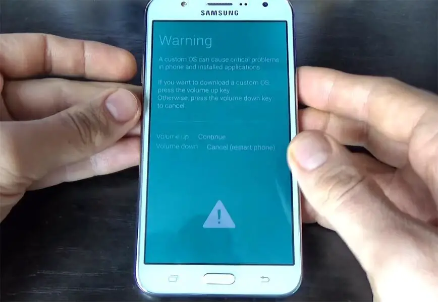 Samsung Galaxy J7 Download Mode Warning screen