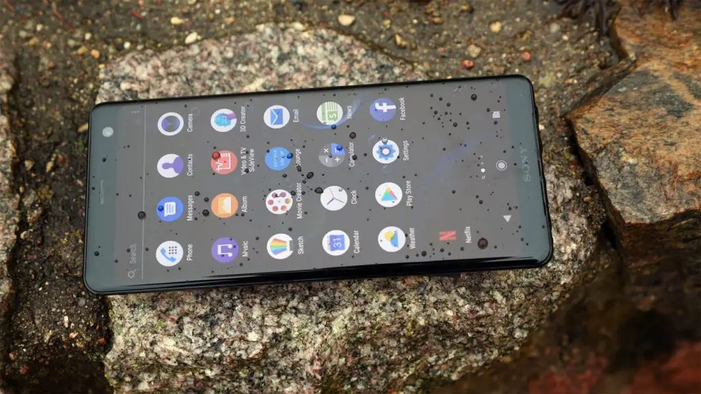 Sony Xperia XZ3 on the Outdoor Rock