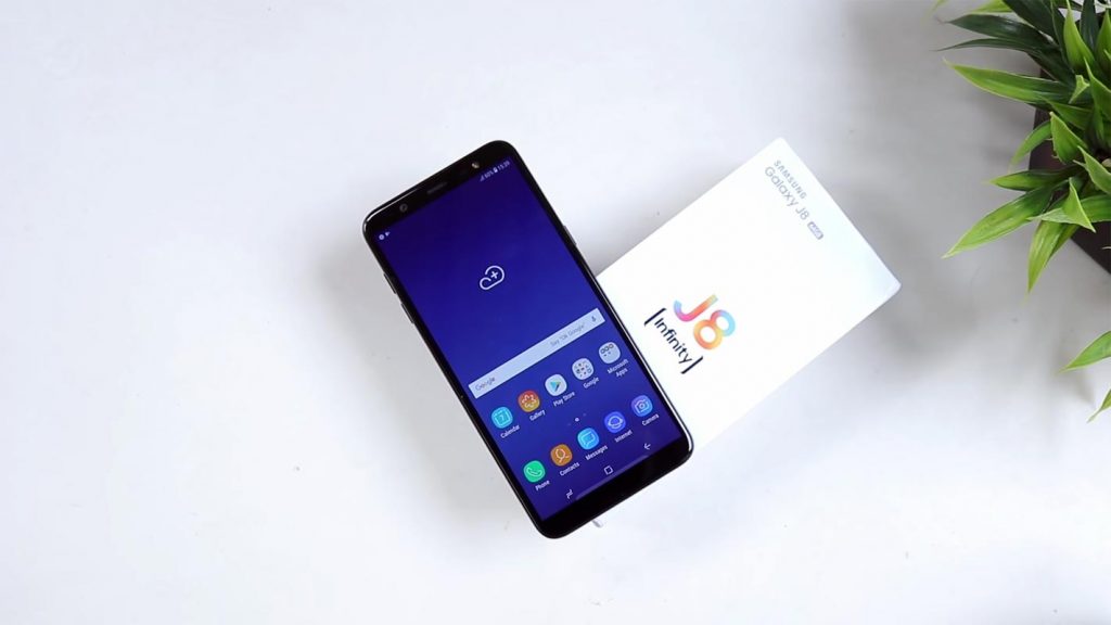 Samsung Galaxy J8 with Retail Box