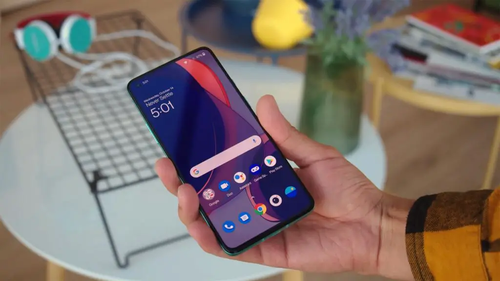 OnePlus 8T Unlocked Home Screen in hand