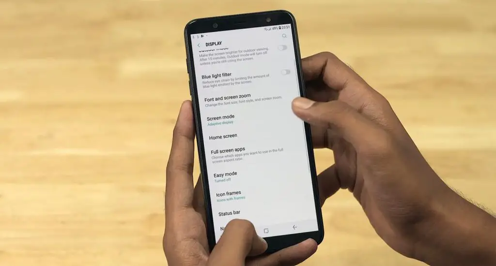 Samsung Galaxy J8 Display Modes Settings