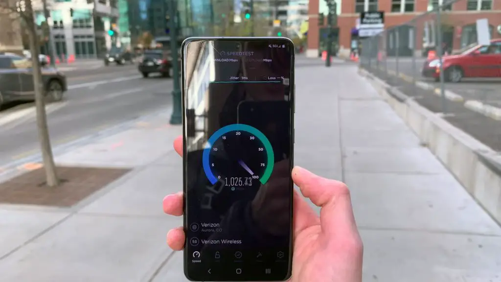 Smasung galaxy S20 Verizon 5G test in Speedtest