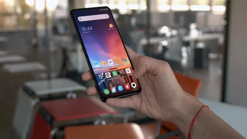 Xiaomi Redmi K20 Home Screen Unlocked in hand