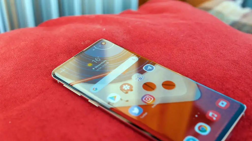 Samsung Galaxy S10 4G Android 11 Home Screen