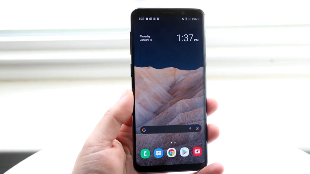 samsung galaxy s9 unlock screen in hand