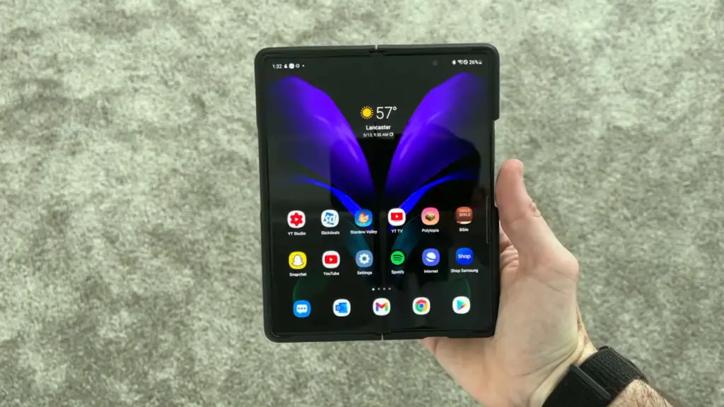 samsung galaxy z fold 2 with backcash