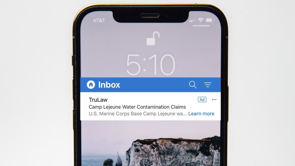 Ads in Microsoft Outlook iPhone App