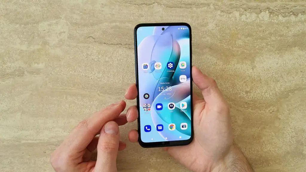 MOTO G41 UNLOCK SCREEN IN DOUBLE HAND
