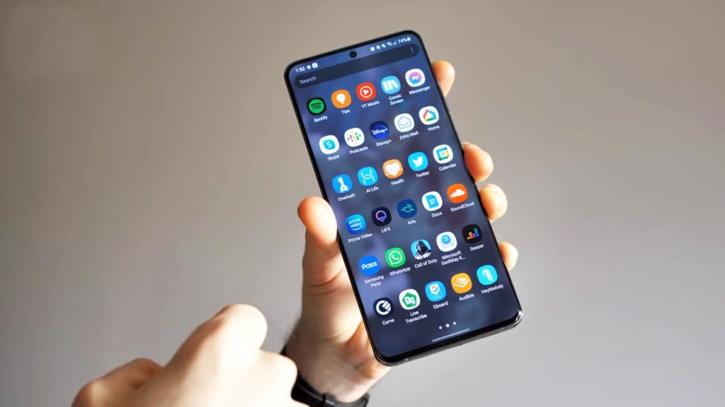 samsung galaxy s20 ultra apps menu in hand