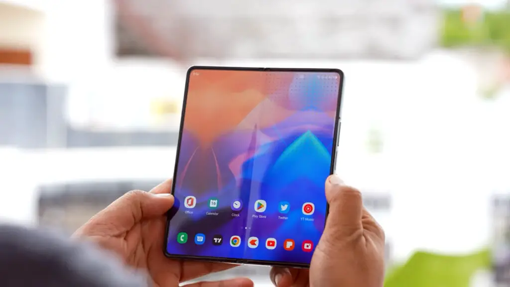 samsung galaxy z fold 4 outdoor