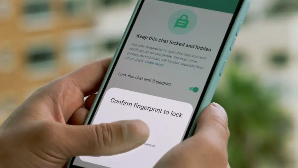 WhatsApp Chat Lock Fingerprint Scenario
