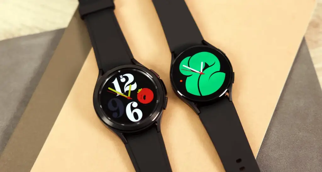 Galaxy Watch 4 in table